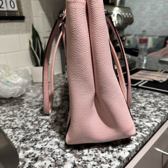 Michael Kors Leather Baby Pink Tote Bag. - Picture 10 of 10